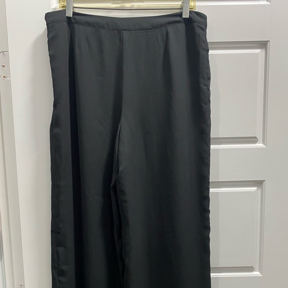 Black wide leg pants with side slits - Picture 4 of 5